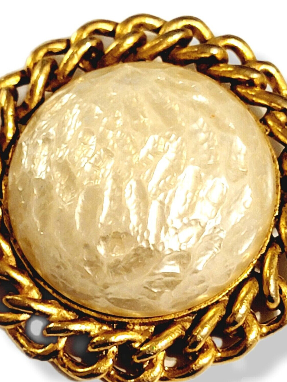 Vintage Sarah Coventry Brooch Pin Large Faux Baroque Pearl Round Gold-tone go-93